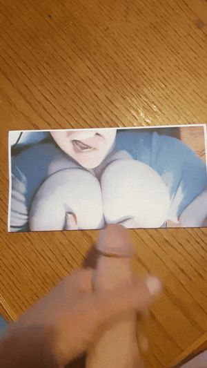 I love cummin on big tits and a smile