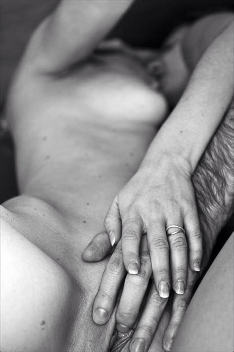 Sensual kissing and pussy fingering