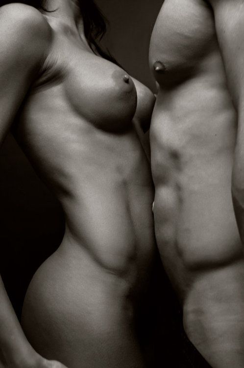 Nude fit couple