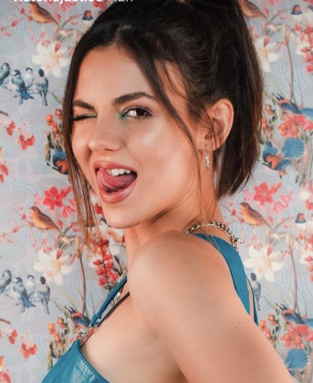 Victoria Justice Tongue