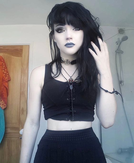 Amateur Goth Babe