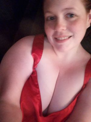 Wife sending a nighty pic from her sleep over