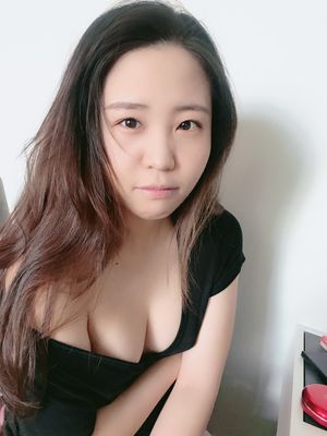 White bobs for white huge cock