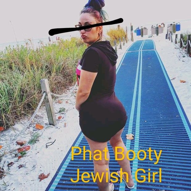 Thick booty Jewish gal