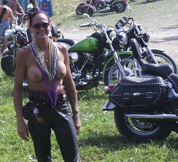 Biker boogie gal showing her tits - late nineties
