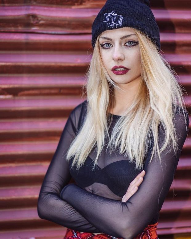 Maddie Phillips Sexy & Topless Photos