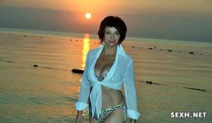 Опытные мамочки любят показывать свои попки