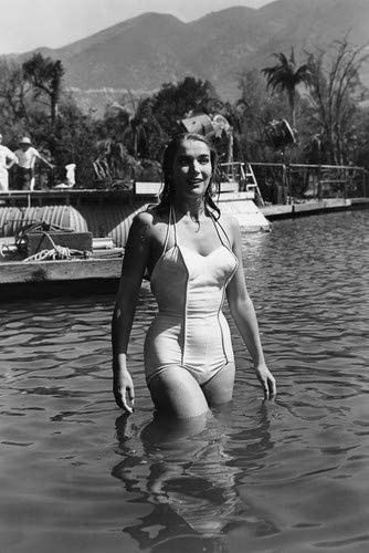 "My pussy is hot for Gilman", says Julia Adams