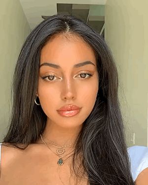 Cindy Kimberly Reveals Her Secret to Glossy Lips