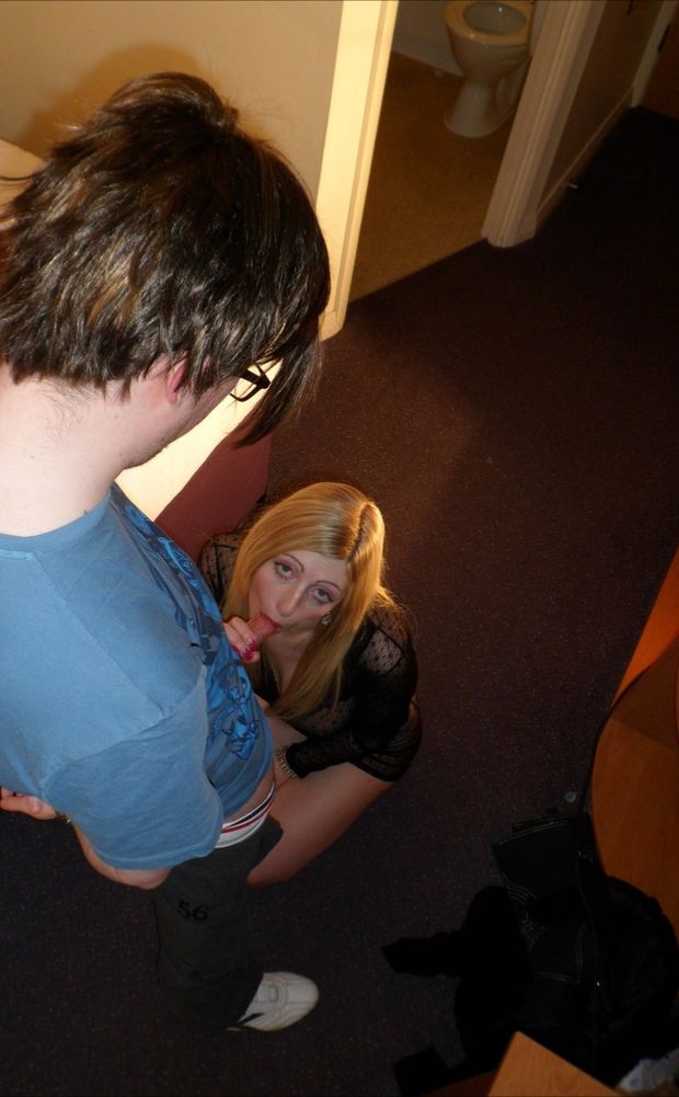 Blowjob on her knees