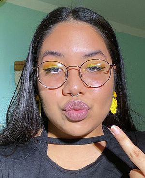 Latina bbw Ana has plump lips