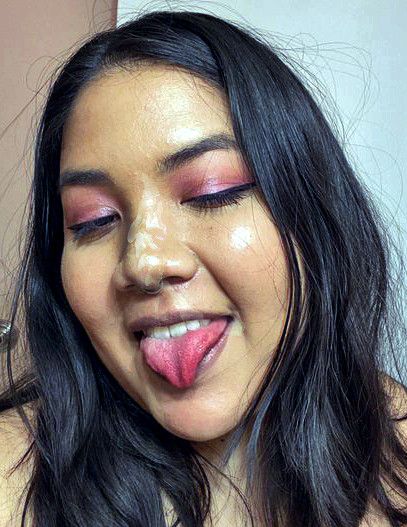 Ana shows off her facial
