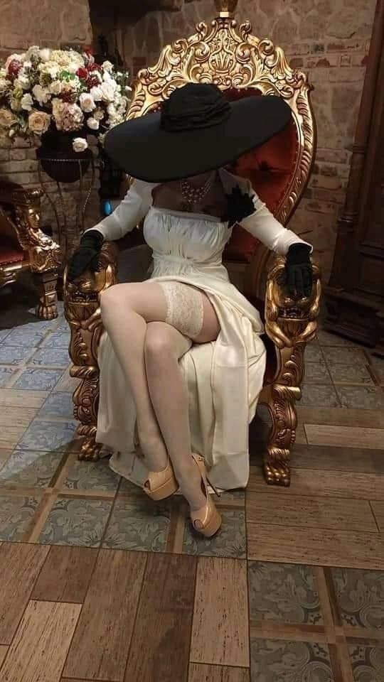 Pose: Crossed Legs