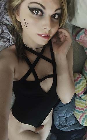 Jeune transexuel 22 ans sur Villemomble 93250 ici pour rencontre suave !