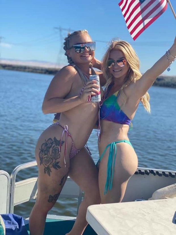 Sexy blondes