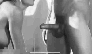 Jessa Rhodes slides her lips on the shaft