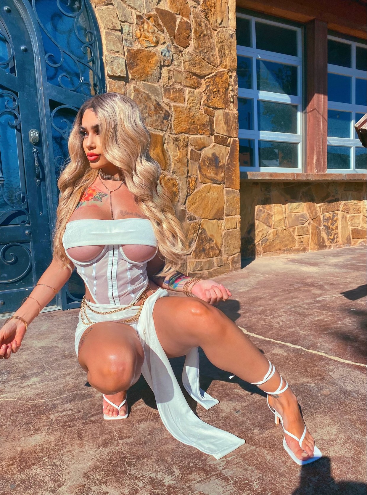 Bimbo in the sun