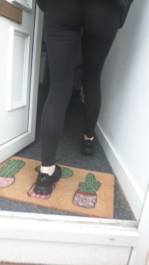 candid ass in leggings