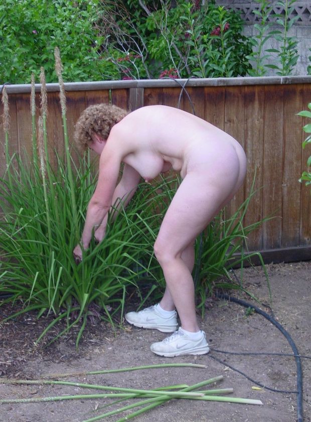 Naturist weeding