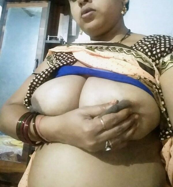 Desi big boobs aunty