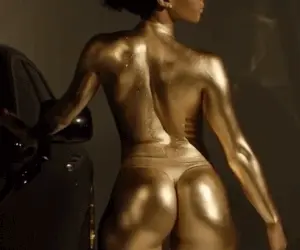 Gold twerk