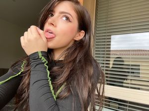 Chrissy Costanza tongue