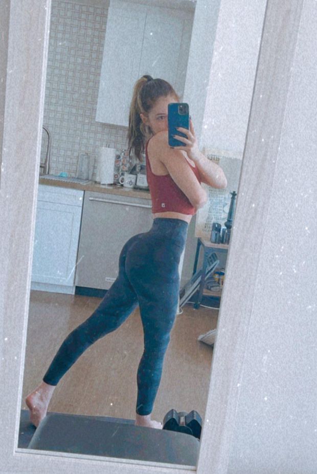 Chrissy Costanza big booty big ass leggings