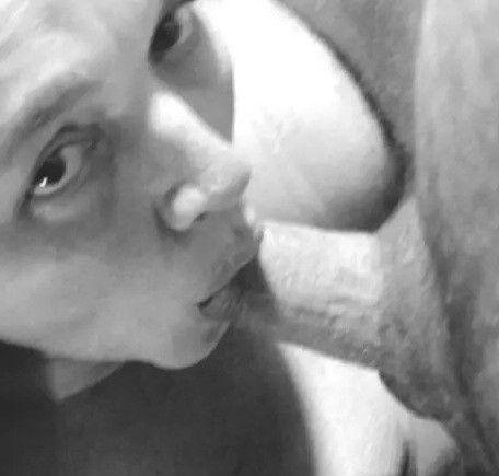 I dream of getting to look into her eyes while she gives me head mmmmm