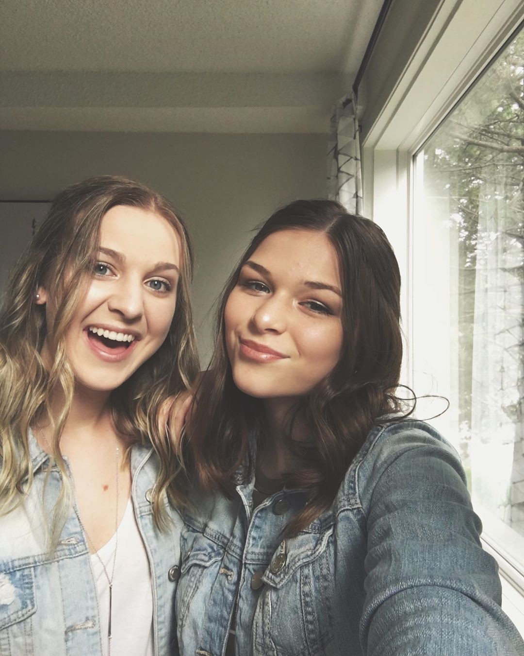 two cute teens