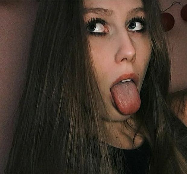 babe tongue out