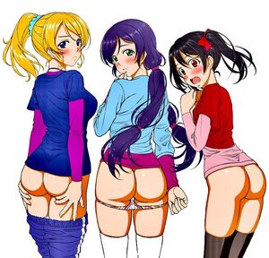 Three teens exposing their hot asses!