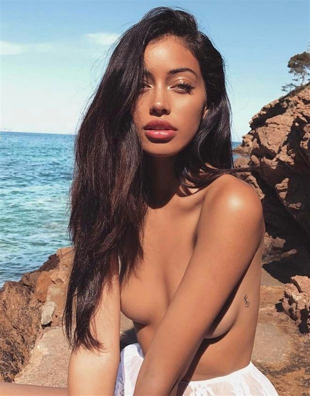 CASSIE “BADASSCASSFIT” NUDE PHOTOS COMPLETE SET