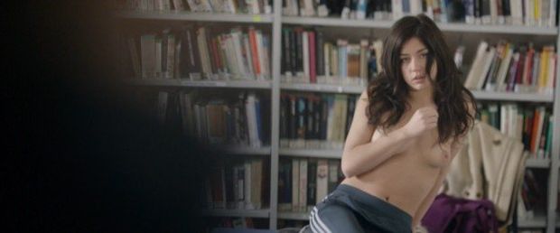 Adele Exarchopoulos Nude – Eperdument