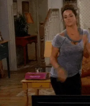 Mike & Molly. Shake it now.