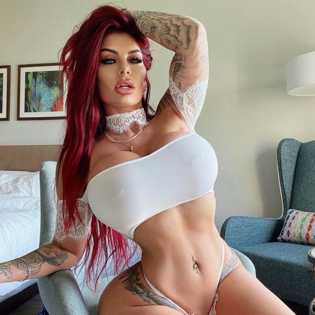 Big time bimbo