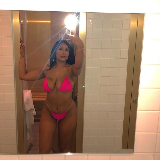 Sexy ebony thot