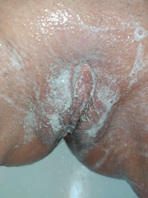 washing pussy