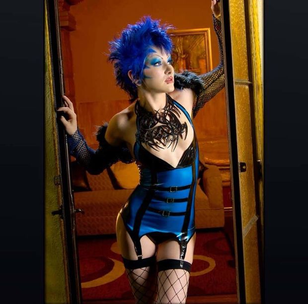 Hottest goth babe