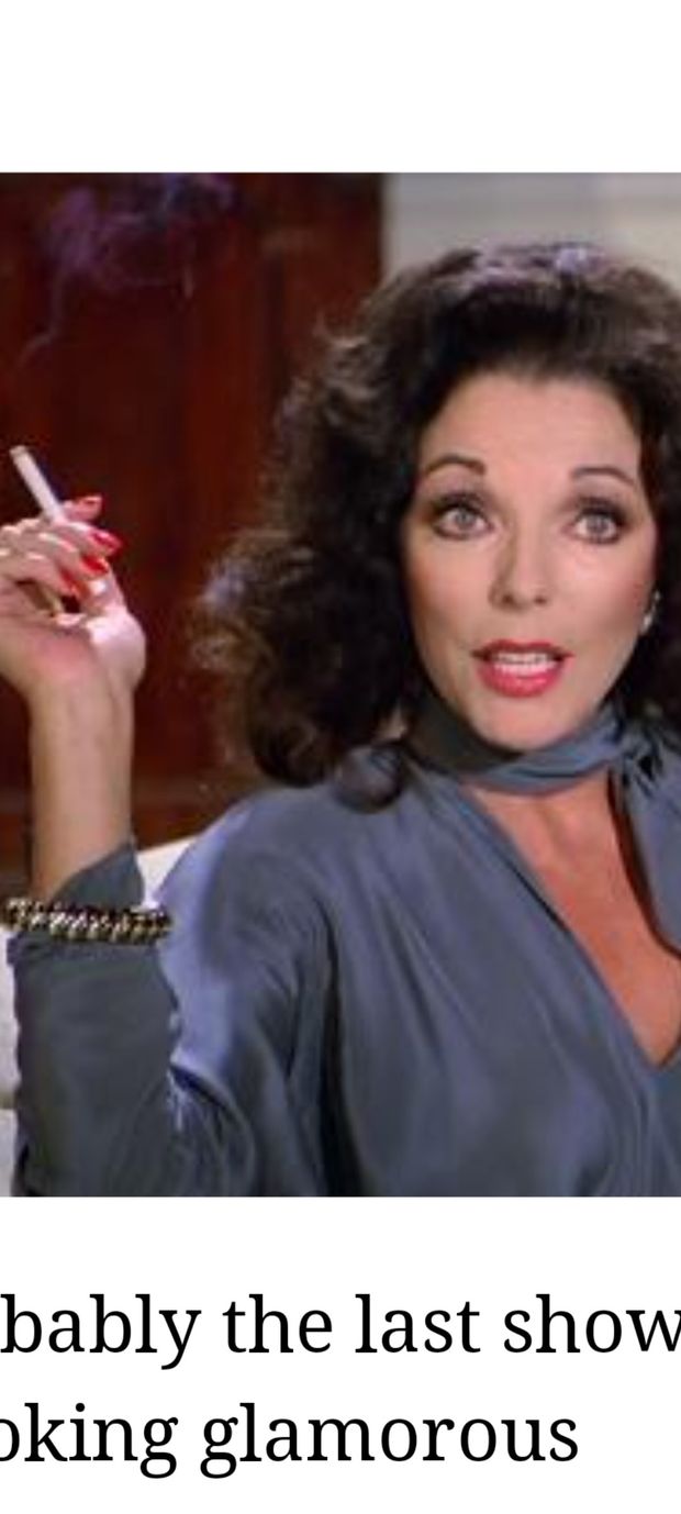 Joan Collins smoking❤