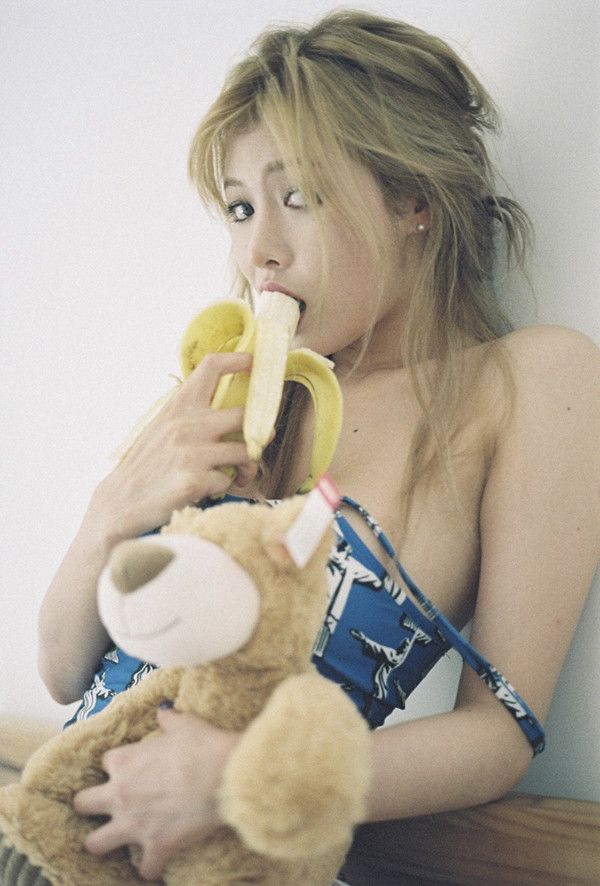 Hyuna Banana Fellatio