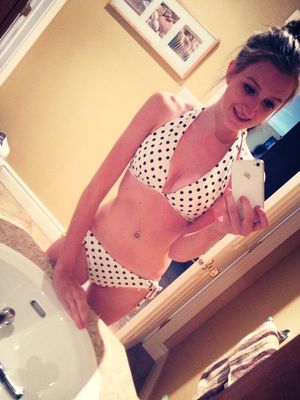 cute teen mirror selfie