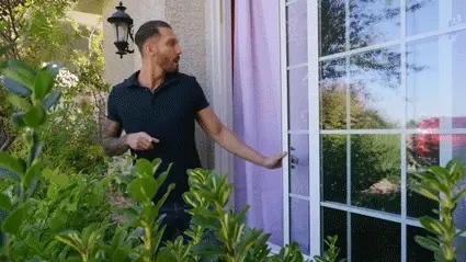 peeping