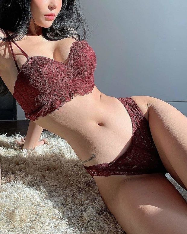 Describe your pics...