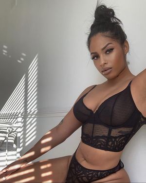 Gorgeous ebony in sexy lingerie