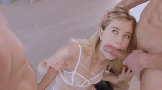 So sexy how she plays