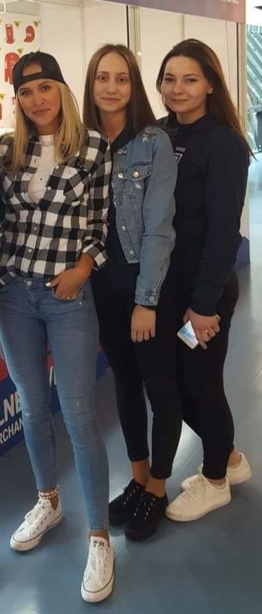 Choose one and f*ck her hard! 20 ❤️