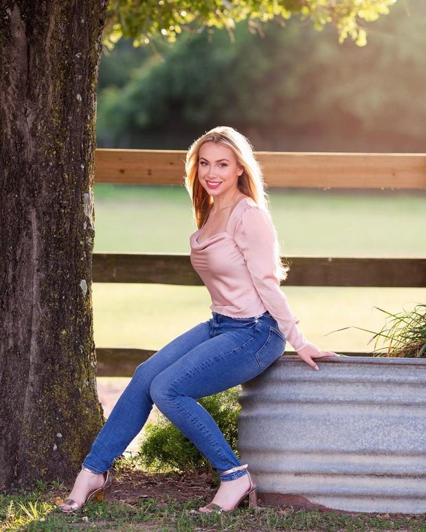 hot blonde tight keans nature