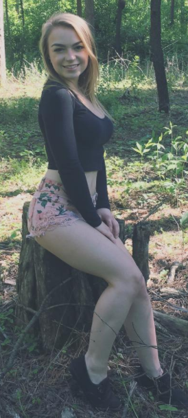 hot teen slut posing outdoors
