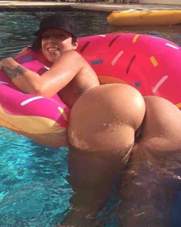 Pool booty