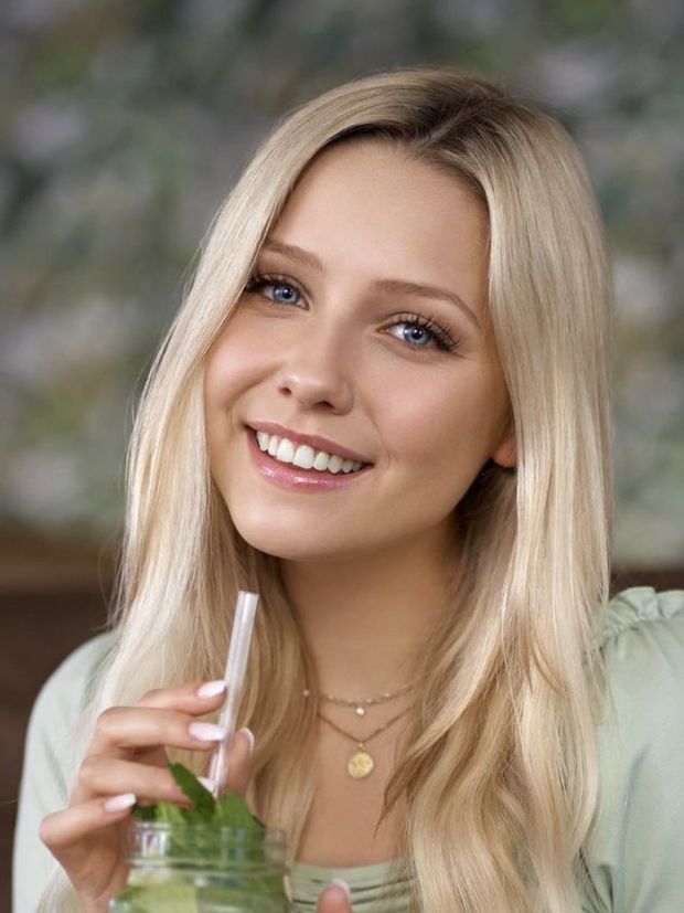 pretty blonde face to cum on and/or in